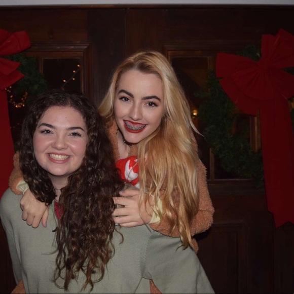 Meet your Posher, Caroline - Picture 1 of 1